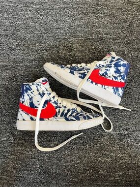 Nike Kids High-Top Sneakers - Size 3.5